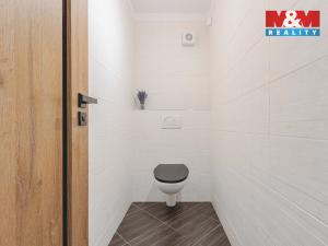 Prodej bytu 2+kk, Klatovy - Klatovy III, Husovo náměstí, 78 m2