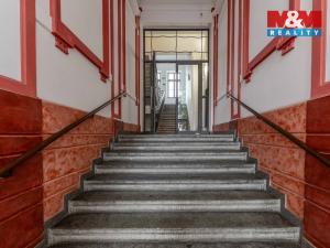Prodej bytu 2+kk, Klatovy - Klatovy III, Husovo náměstí, 78 m2