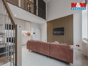Prodej bytu 2+kk, Klatovy - Klatovy III, Husovo náměstí, 78 m2