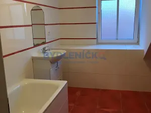 Pronájem bytu 2+kk, Hluboká nad Vltavou, Masarykova, 72 m2