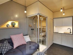 Pronájem bytu 1+kk, Praha - Bubeneč, Zelená, 16 m2