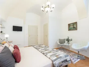 Pronájem bytu 2+kk, Praha - Staré Město, Náprstkova, 38 m2