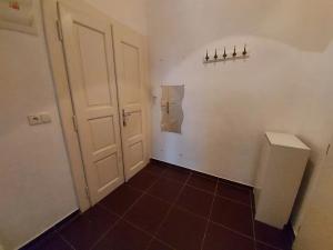 Pronájem bytu 2+kk, Praha - Žižkov, Buchovcova, 48 m2