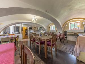 Prodej restaurace, Kokořín, 375 m2