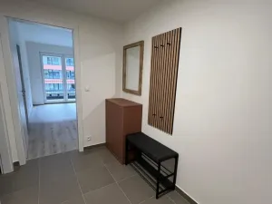 Pronájem bytu 2+kk, Praha - Vysočany, Poděbradská, 59 m2
