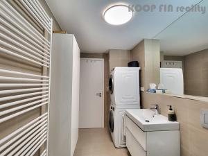 Pronájem bytu 2+kk, Hradec Králové - Pražské Předměstí, Farářství, 55 m2