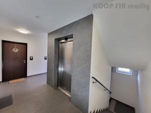 Pronájem bytu 2+kk, Hradec Králové - Pražské Předměstí, Farářství, 55 m2