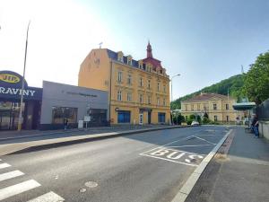 Prodej bytu 3+kk, Karlovy Vary, Na Vyhlídce, 94 m2