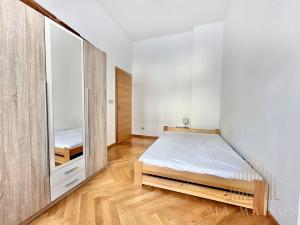 Pronájem bytu 2+1, Praha - Smíchov, Holečkova, 60 m2