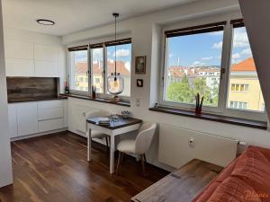 Prodej bytu 2+kk, Praha - Vršovice, Jerevanská, 74 m2