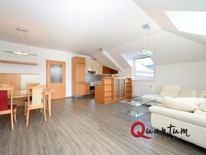 Pronájem bytu 3+kk, Praha - Libeň, Kovanecká, 77 m2