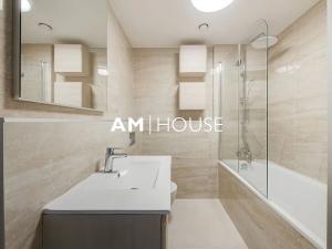 Pronájem bytu 3+kk, Praha - Karlín, Pernerova, 90 m2