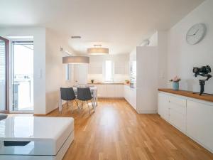 Pronájem bytu 3+kk, Praha - Jinonice, Pod stolovou horou, 82 m2