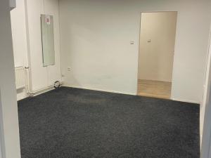 Pronájem kanceláře, Pardubice - Polabiny, Lonkova, 23 m2