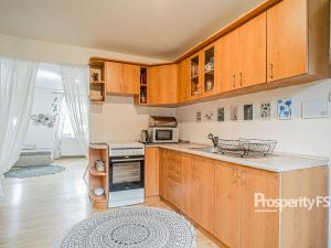 Prodej rodinného domu, Hrádek, 200 m2