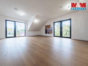 Prodej bytu 4+kk, Praha - Holyně, náměstí Pod lípou, 121 m2