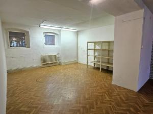 Pronájem obchodního prostoru, Nové Město pod Smrkem, Mírové náměstí, 150 m2