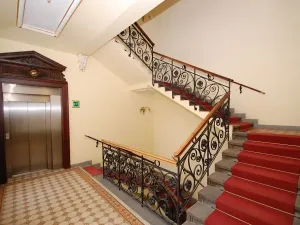 Pronájem kanceláře, Praha - Vinohrady, Mánesova, 285 m2
