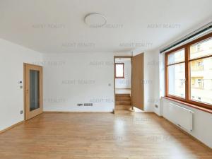 Pronájem bytu 3+kk, Praha - Břevnov, Za Strahovem, 56 m2