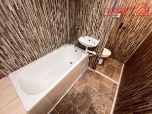 Pronájem bytu 2+1, Chomutov, Růžová, 60 m2