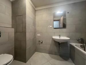 Pronájem bytu 2+kk, Praha - Letňany, Hlučkova, 46 m2