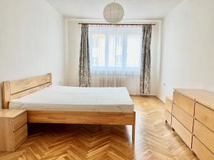 Pronájem bytu 2+1, Praha - Strašnice, Krátká, 66 m2