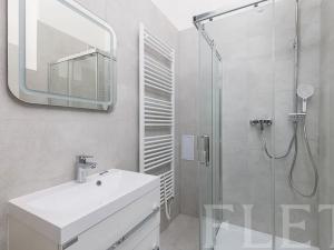 Pronájem bytu 2+kk, Praha - Holešovice, U vody, 45 m2
