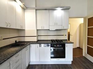 Pronájem bytu 2+kk, Praha - Holešovice, Veletržní, 44 m2