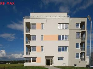 Pronájem bytu 1+kk, Velký Osek, U hřiště, 39 m2