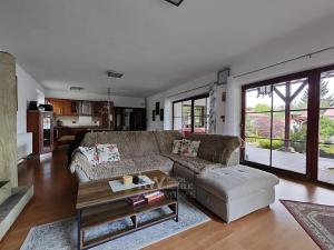 Pronájem rodinného domu, Opolany, 155 m2