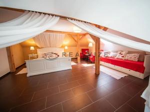 Prodej vícegeneračního domu, Nové Hrady, 880 m2