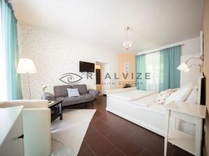 Prodej vícegeneračního domu, Nové Hrady, 880 m2