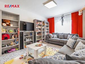 Prodej vícegeneračního domu, České Velenice, Komenského, 247 m2