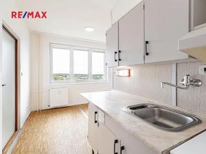 Pronájem bytu 1+1, Jindřichův Hradec, sídliště Vajgar, 43 m2