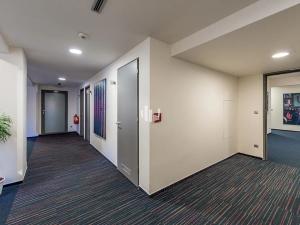 Pronájem kanceláře, Praha - Holešovice, Jankovcova, 237 m2