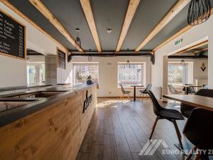 Pronájem restaurace, Otrokovice, Dr. E. Beneše, 237 m2