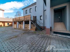 Pronájem kanceláře, Otrokovice, Dr. E. Beneše, 131 m2