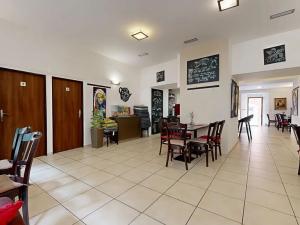 Prodej obchodního prostoru, Chrudim, Resselovo náměstí, 121 m2