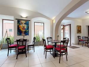 Prodej obchodního prostoru, Chrudim, Resselovo náměstí, 121 m2