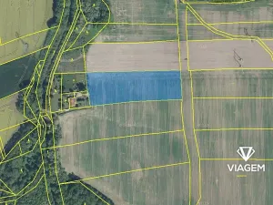 Prodej podílu pole, Baška, 1618 m2