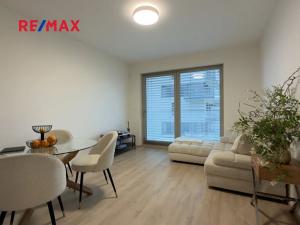 Pronájem bytu 2+kk, Praha - Žižkov, Malešická, 53 m2