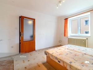 Prodej bytu 2+1, Janovice nad Úhlavou, Sídliště, 79 m2