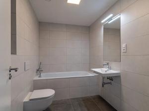 Pronájem bytu 2+kk, Praha - Karlín, Sokolova, 62 m2