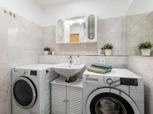 Prodej bytu 3+kk, Praha - Horní Měcholupy, Janovská, 63 m2