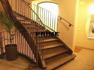 Pronájem bytu 3+1, Praha - Malá Strana, Hroznová, 73 m2