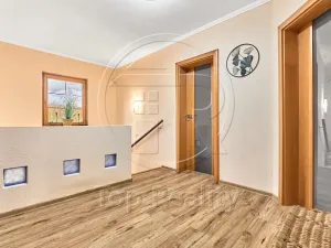 Prodej rodinného domu, Ostrov, 210 m2