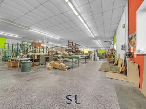 Prodej výrobních prostor, Milovice, Italská, 1819 m2