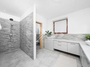 Prodej rodinného domu, Krakovany, 163 m2