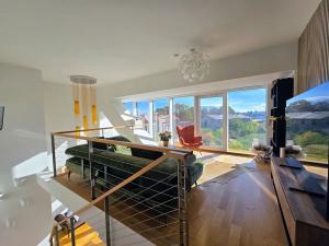 Prodej atypického bytu, Praha - Smíchov, Holečkova, 182 m2