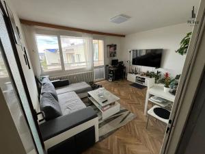 Pronájem bytu 2+kk, Brno, Uzbecká, 45 m2